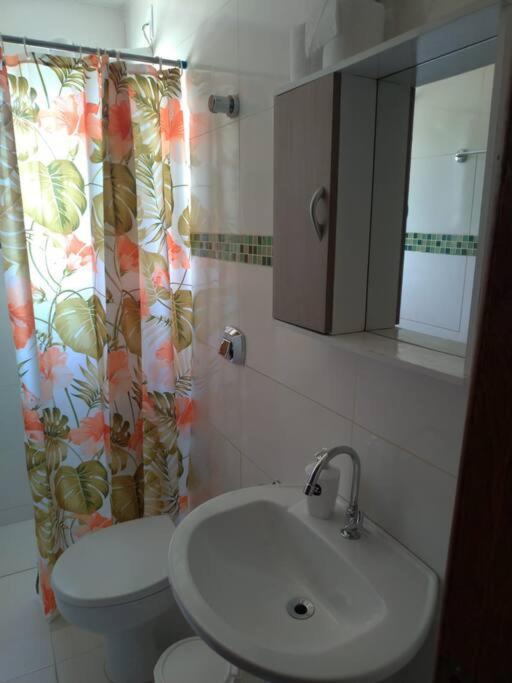 Vila Casa Agradavel Em Camboriu Com Estacionamento No Patio Exteriér fotografie